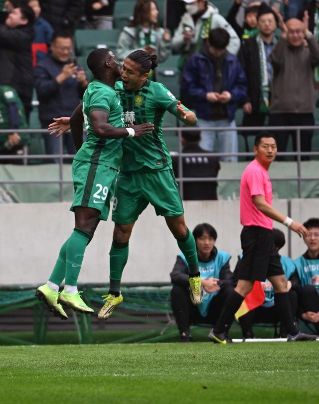 北京国安迎战上海申花打响中超第三轮关键战