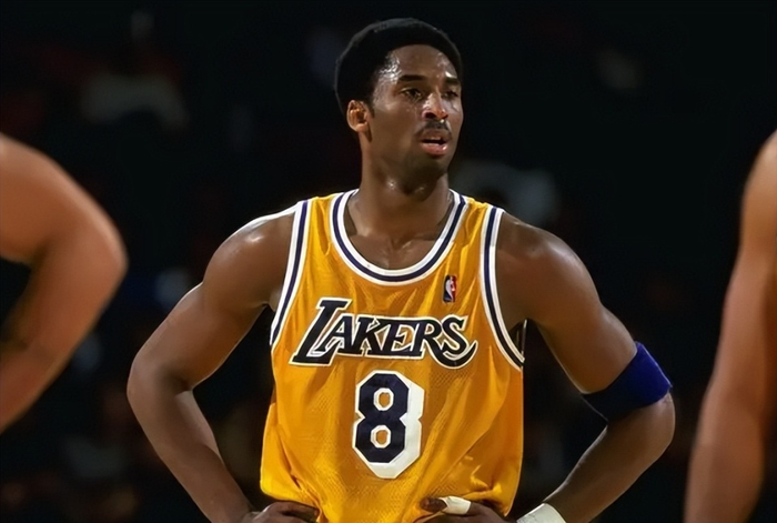 东契奇创历史前三纪录 连续9场40+领跑得分榜