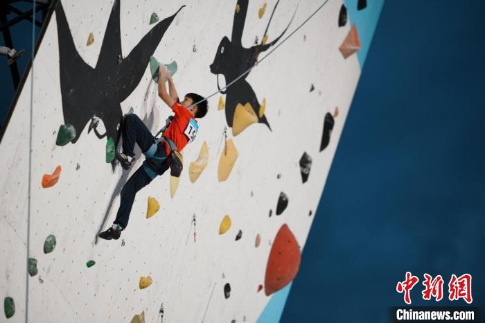 粤港澳大湾区攀岩公开赛在肇庆落幕，湾区“9