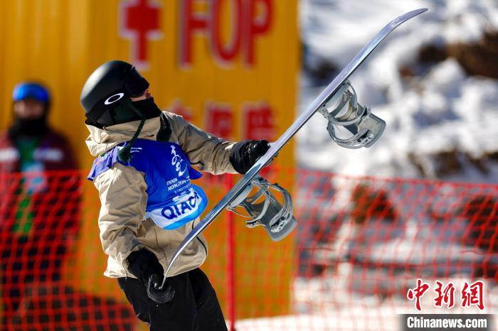 苏翊鸣十四冬夺两金 20岁生日后逆袭夺冠