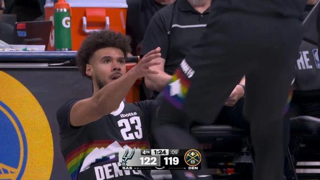 卡梅伦·约翰逊关键表现助掘金逆转马刺，交易双